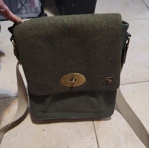 Like new, Green, house of tween, messenger style purse